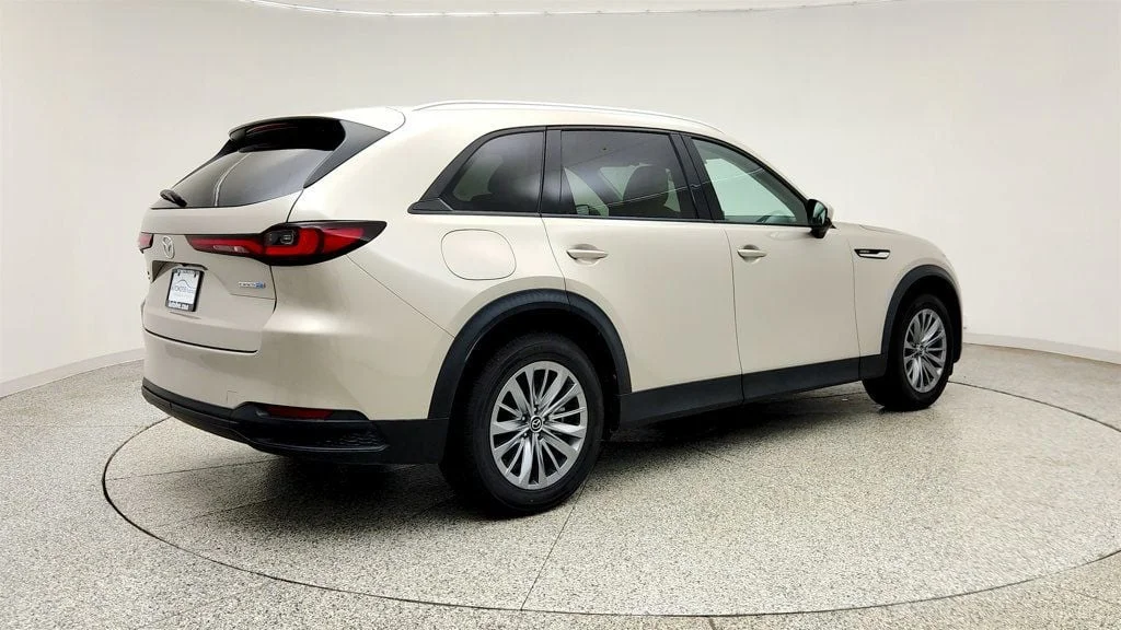 Used 2024 Platinum Quartz Mazda Preferred AWD image 5