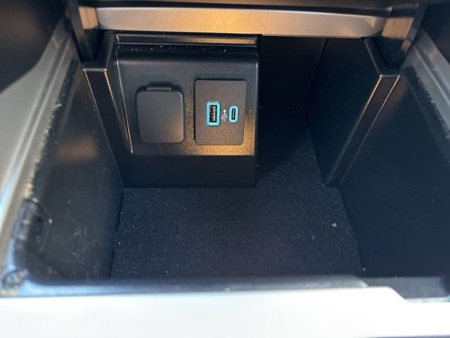 Used 2024 Black Ford XLT image 28