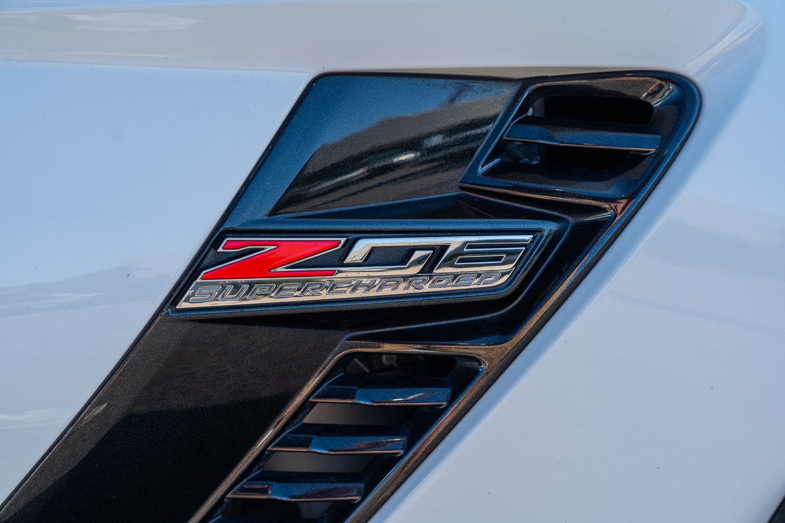 Used 2019 White Chevrolet Z06 image 13