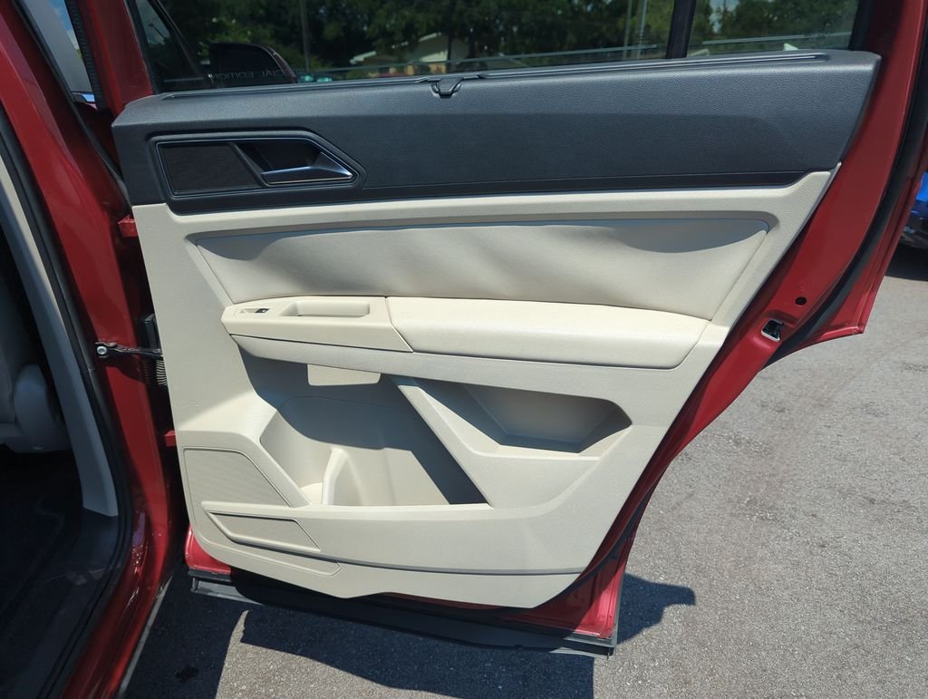 Used 2018  Volkswagen 3.6L V6 SE image 33