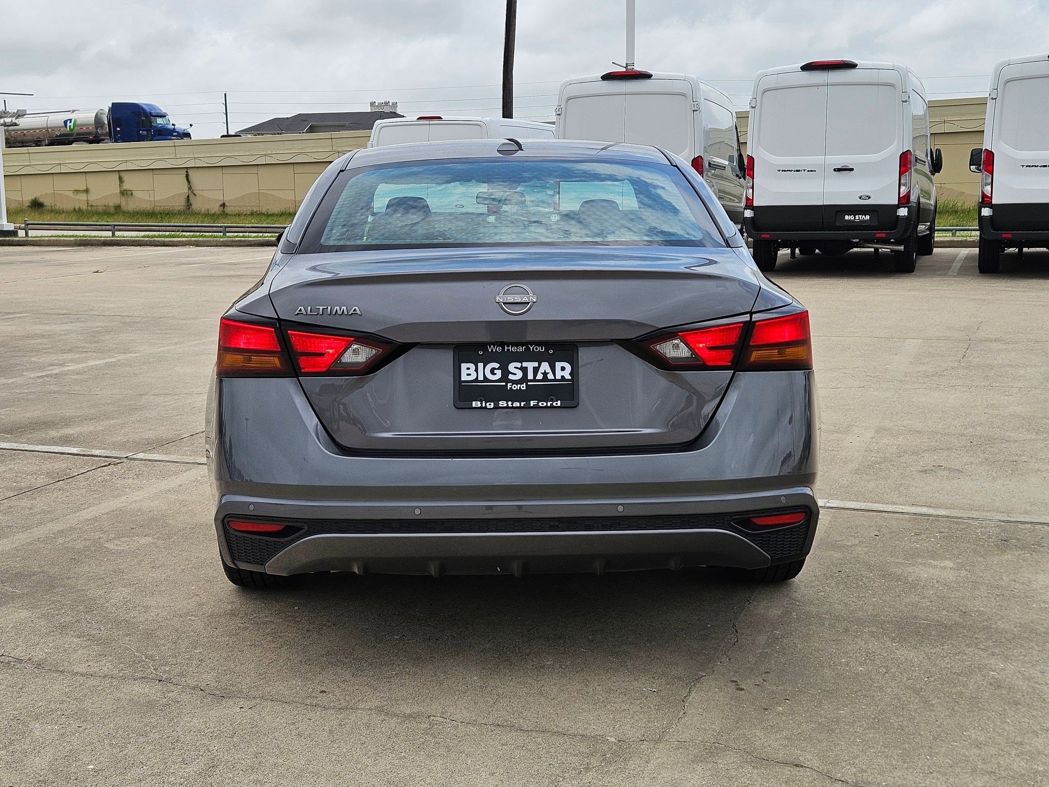 Certified Used 2025 Gun Metallic Nissan 2.5 SV image 4