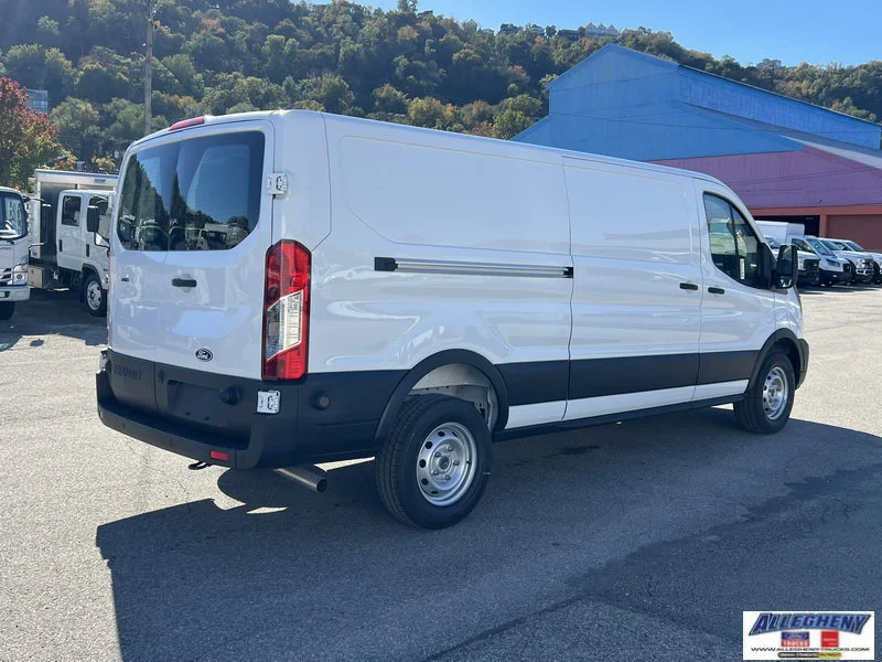 New 2027 Oxford White Ford T250 image 6