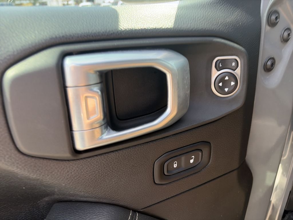 Used 2021 Gray Jeep Unlimited Sahara image 18