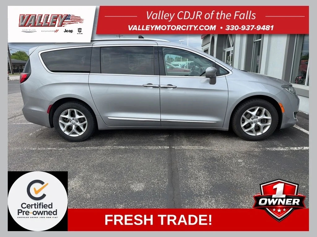 2018 Chrysler Pacifica Touring L Plus's photo