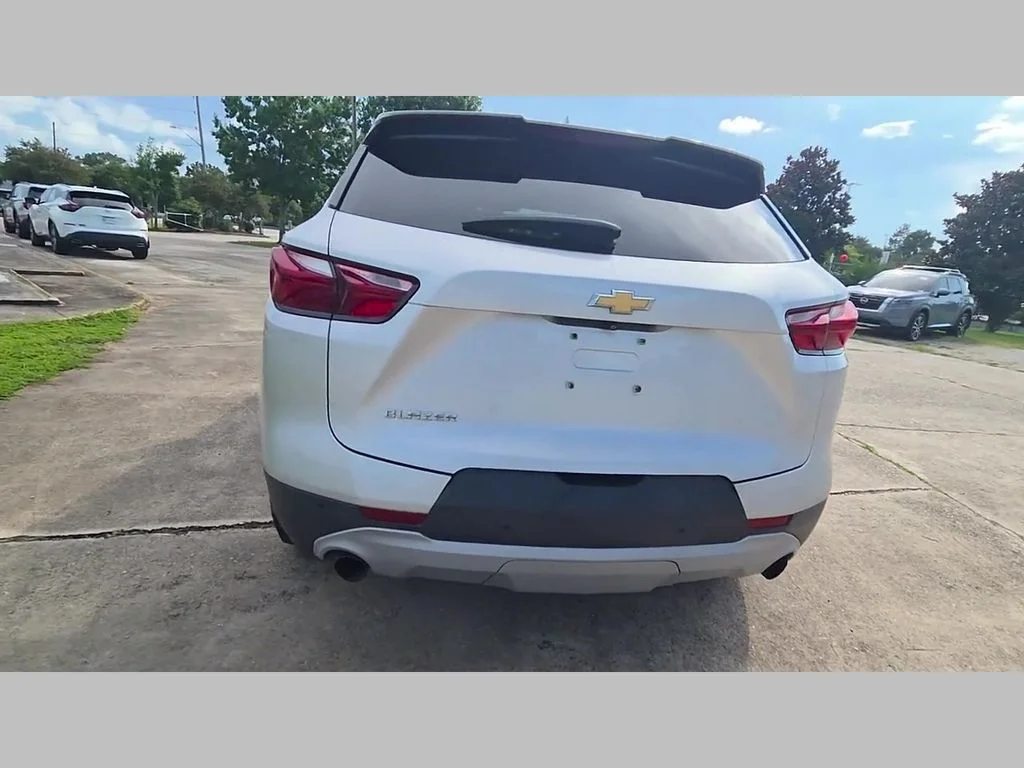 Used 2019 Silver Chevrolet Base image 40