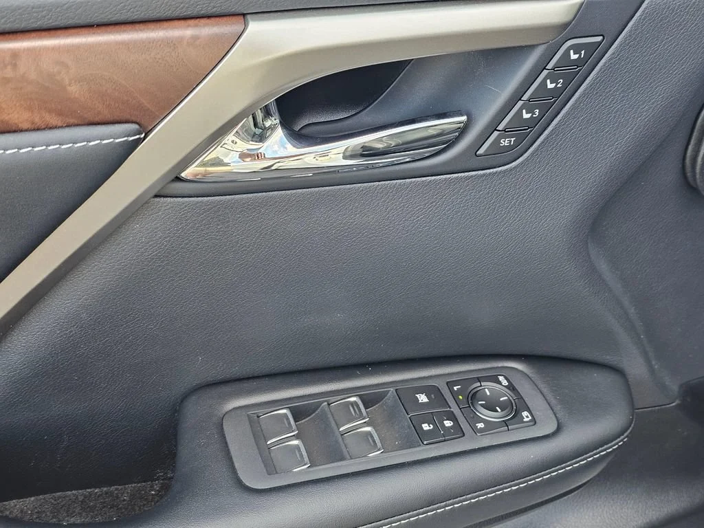 Used 2022  Lexus RX 450hL image 24