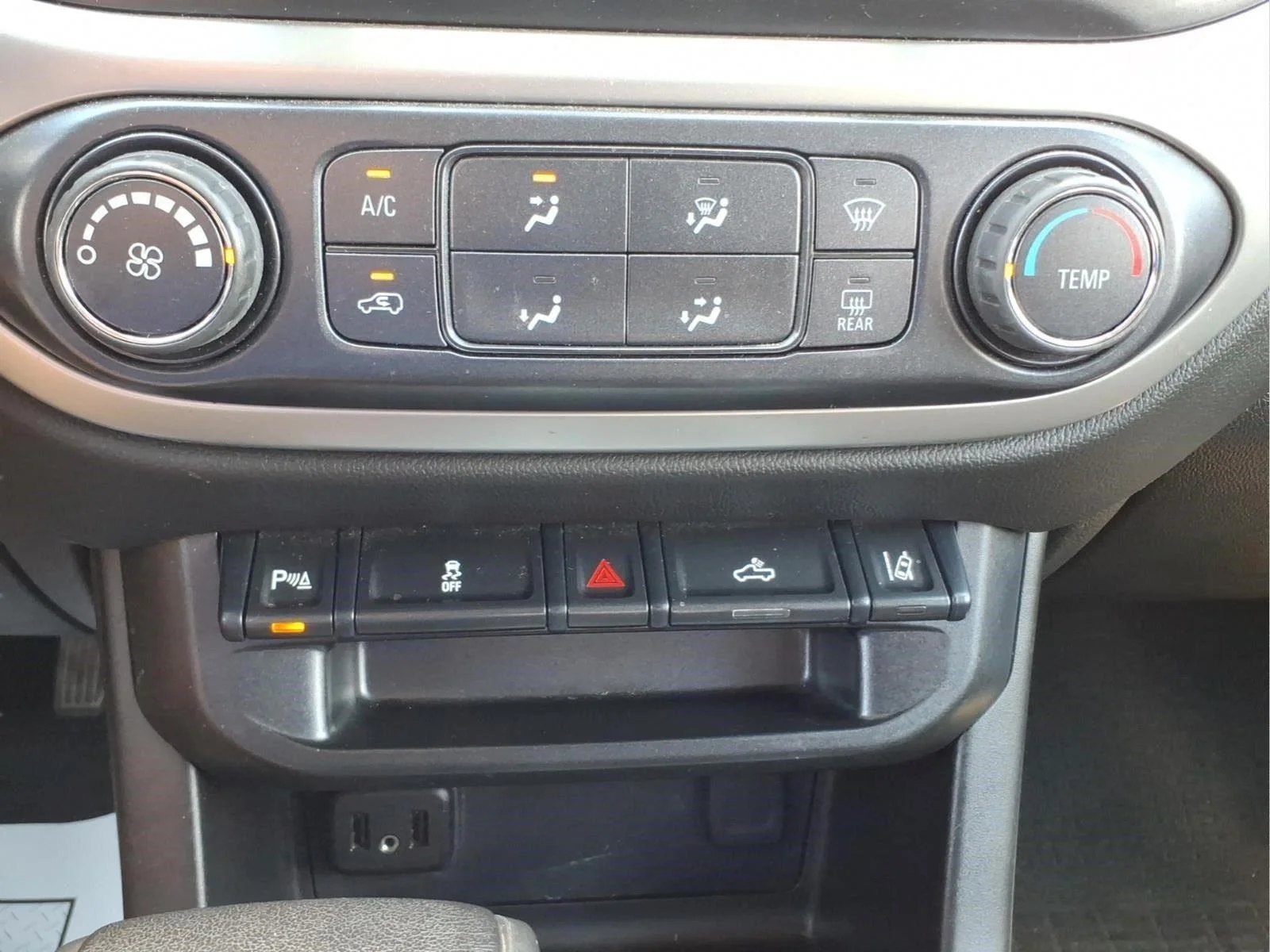 Used 2021 SATIN STEEL METALLIC Chevrolet 2WD LT image 25