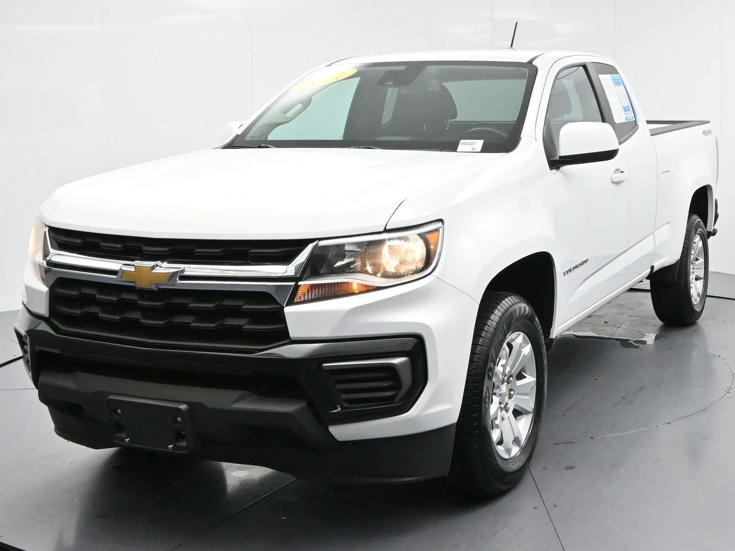Used 2022 Summit White Chevrolet 4WD LT image 2