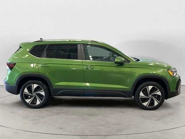New 2026 Green Volkswagen 1.5T SE image 7