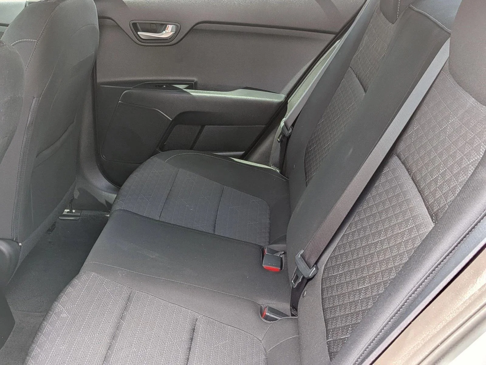 Used 2023 Silky Silver Kia LX image 17