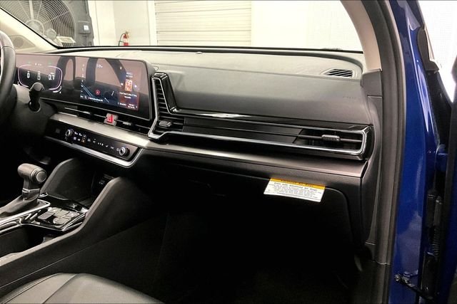 2025 Kia Sportage EX - Photo 18