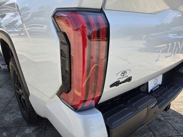 Used 2024 Wind Chill Pearl Toyota Limited HV image 27