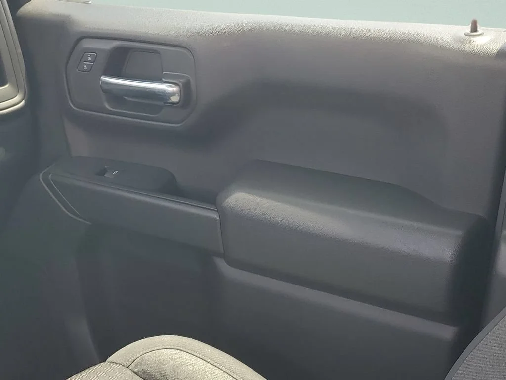 Used 2023 STERLING GRAY METALLIC Chevrolet Custom image 12