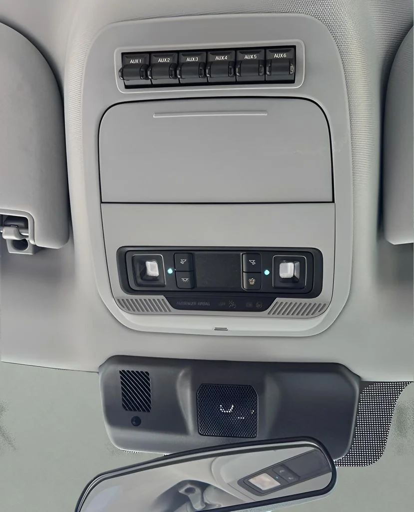 Used 2025 White Ford XL image 21