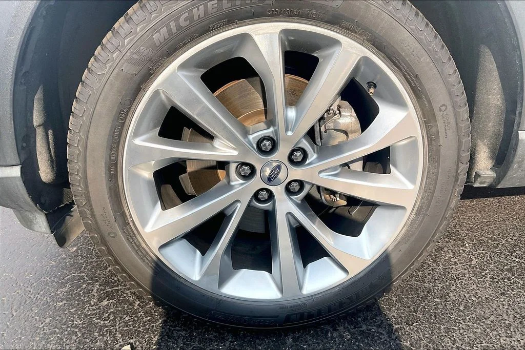 Used 2023 White Ford Platinum image 8
