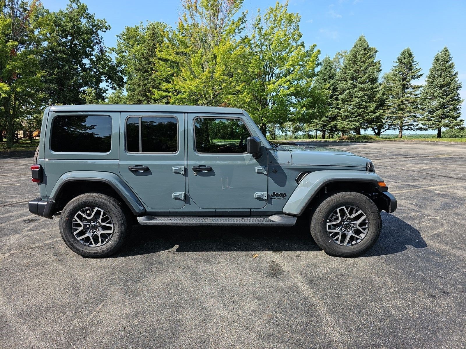 New 2026 Anvil Clearcoat Jeep Sahara image 6