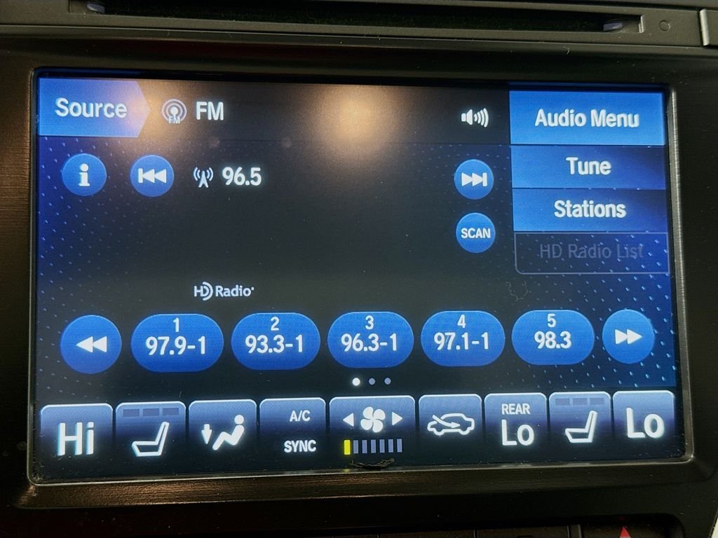 Used 2019 White Diamond Pearl Acura w/Technology Pkg image 16