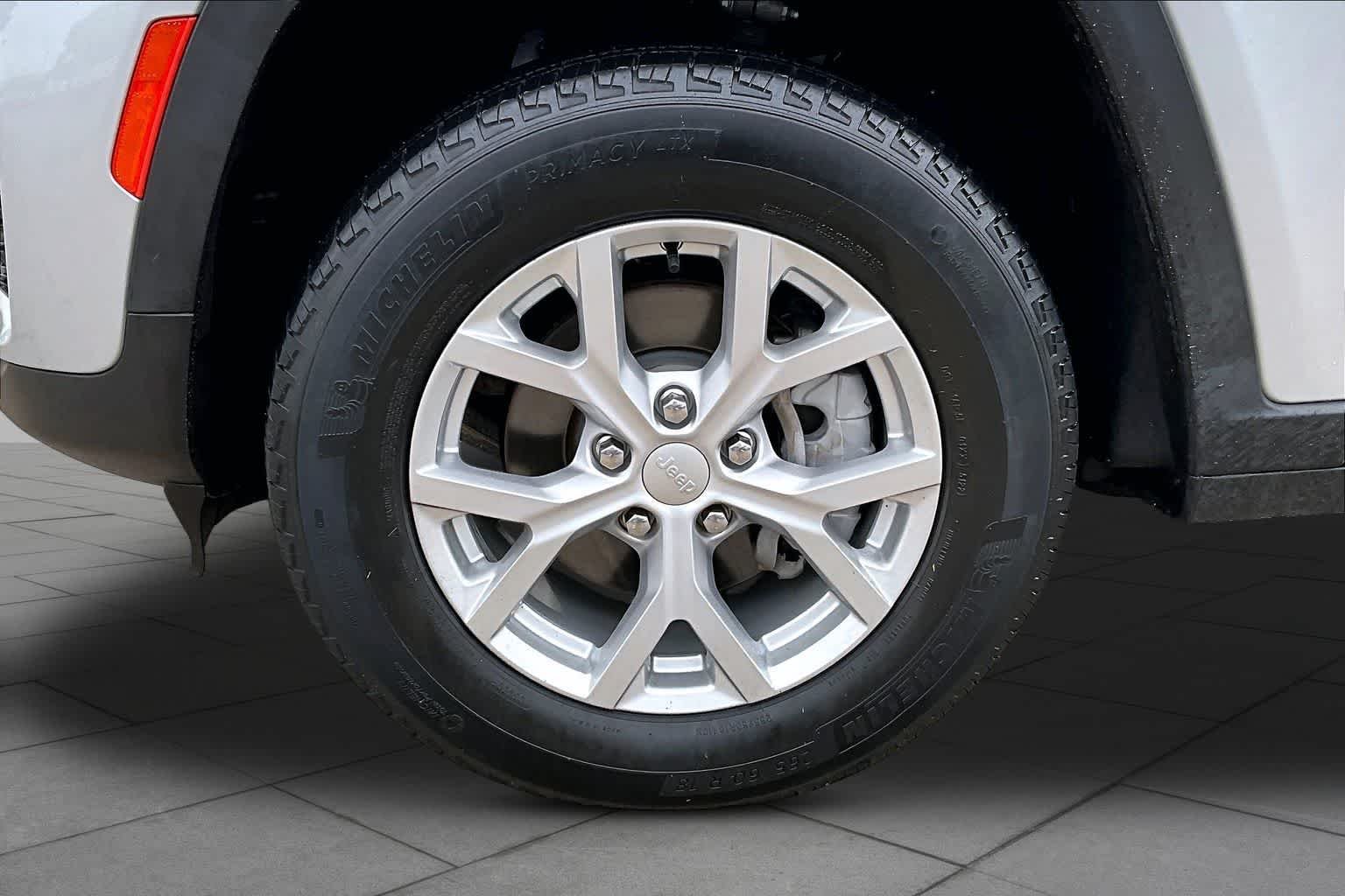 Used 2023 Silver Zynith Jeep Limited image 11