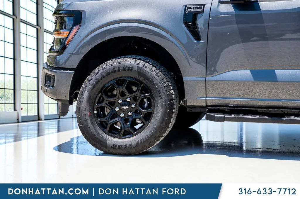 New 2026 Carbonized Gray Metallic Ford XLT image 34