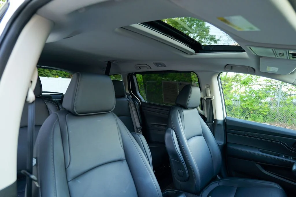 Used 2025 White Honda EX-L image 36
