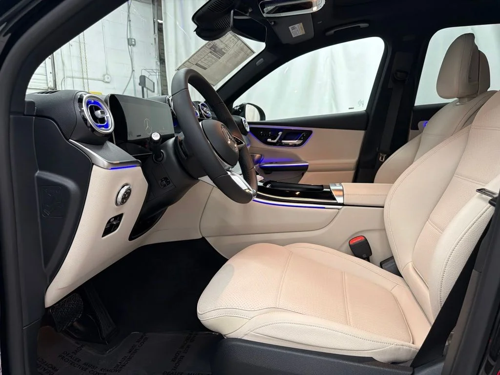 New 2027 Black Mercedes-Benz GLC 300 image 12