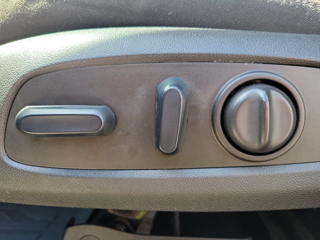 Used 2023 Summit White GMC SLE image 19