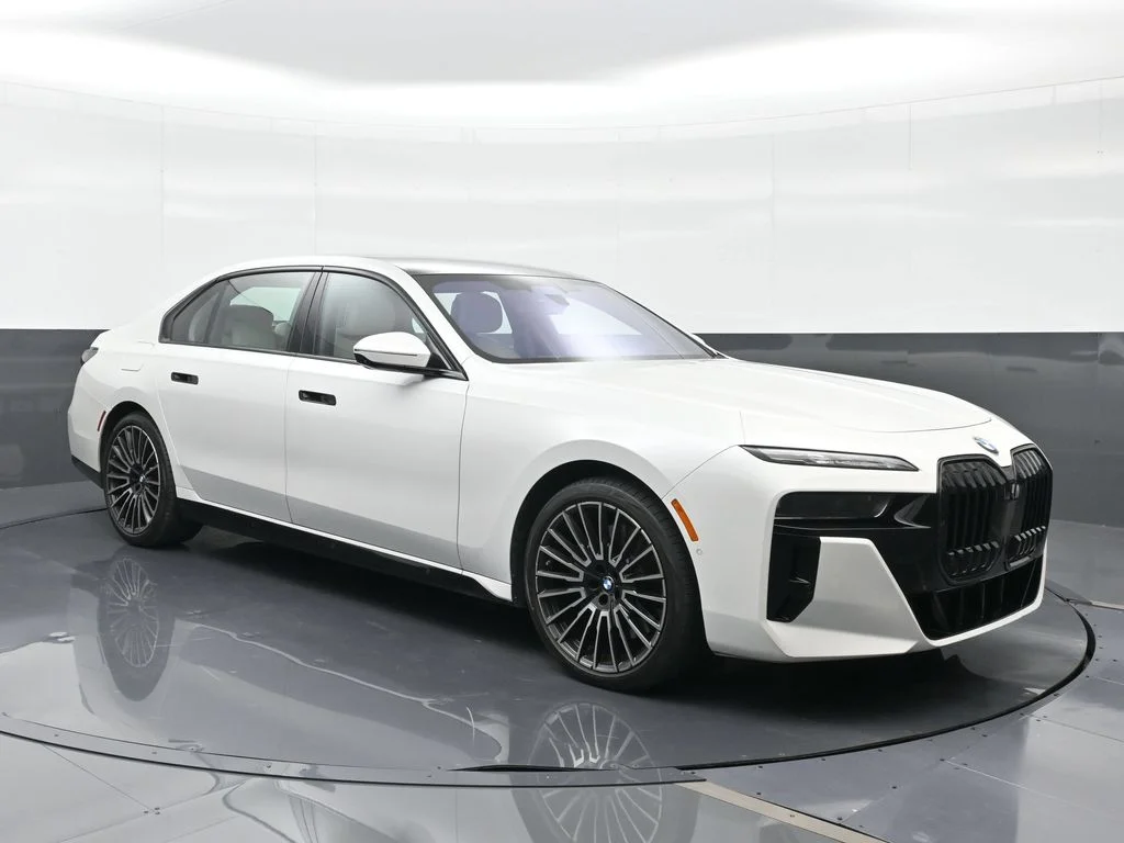 Certified Used 2025 Mineral White Metallic BMW 760i xDrive image 4