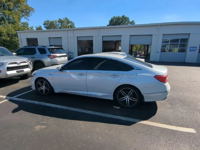 Used 2021 Platinum White Pearl Honda Touring image 2