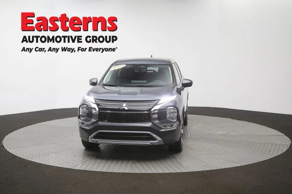 Used 2025 Gray Mitsubishi SE image 48