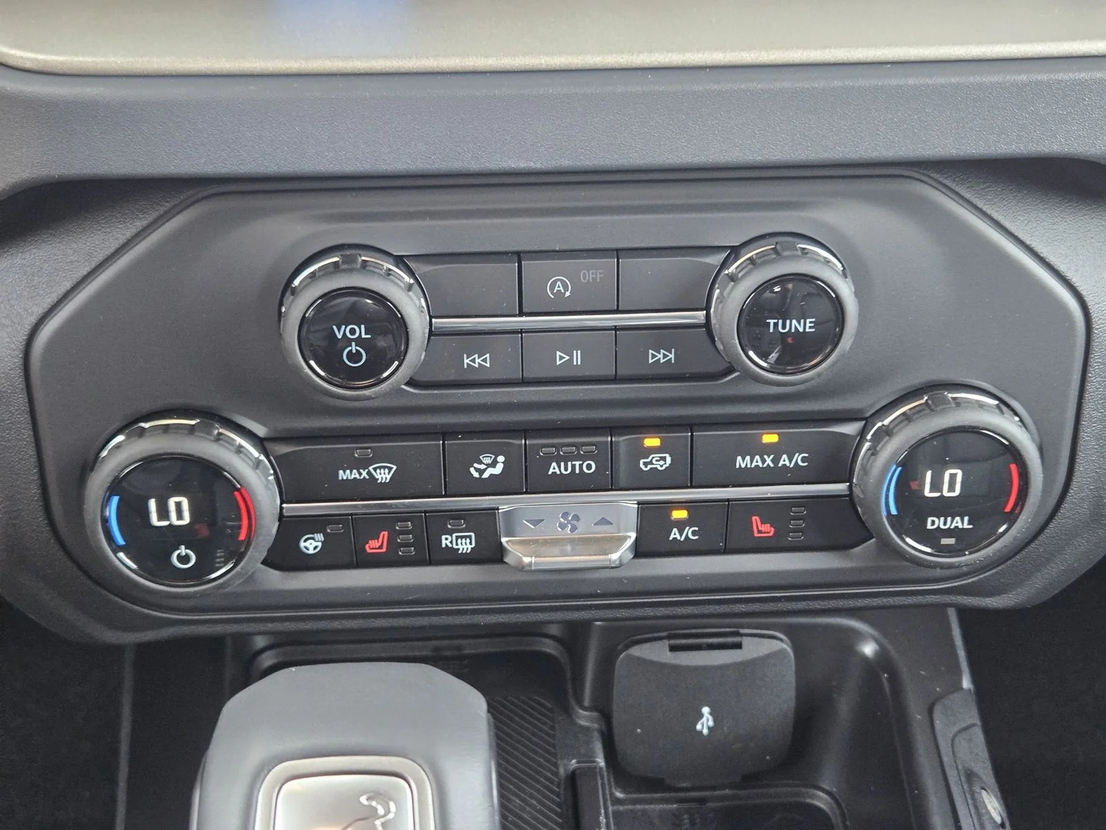 New 2026 Desert Sand Ford Outer Banks® image 13