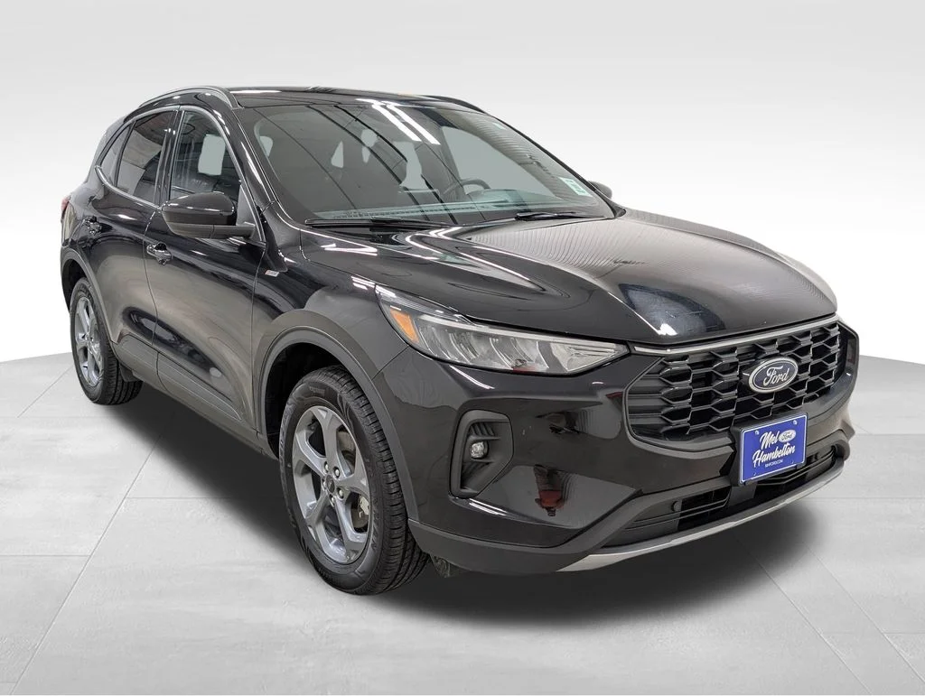 Certified Used 2025 Agate Black Metallic Ford ST-Line Select image 18