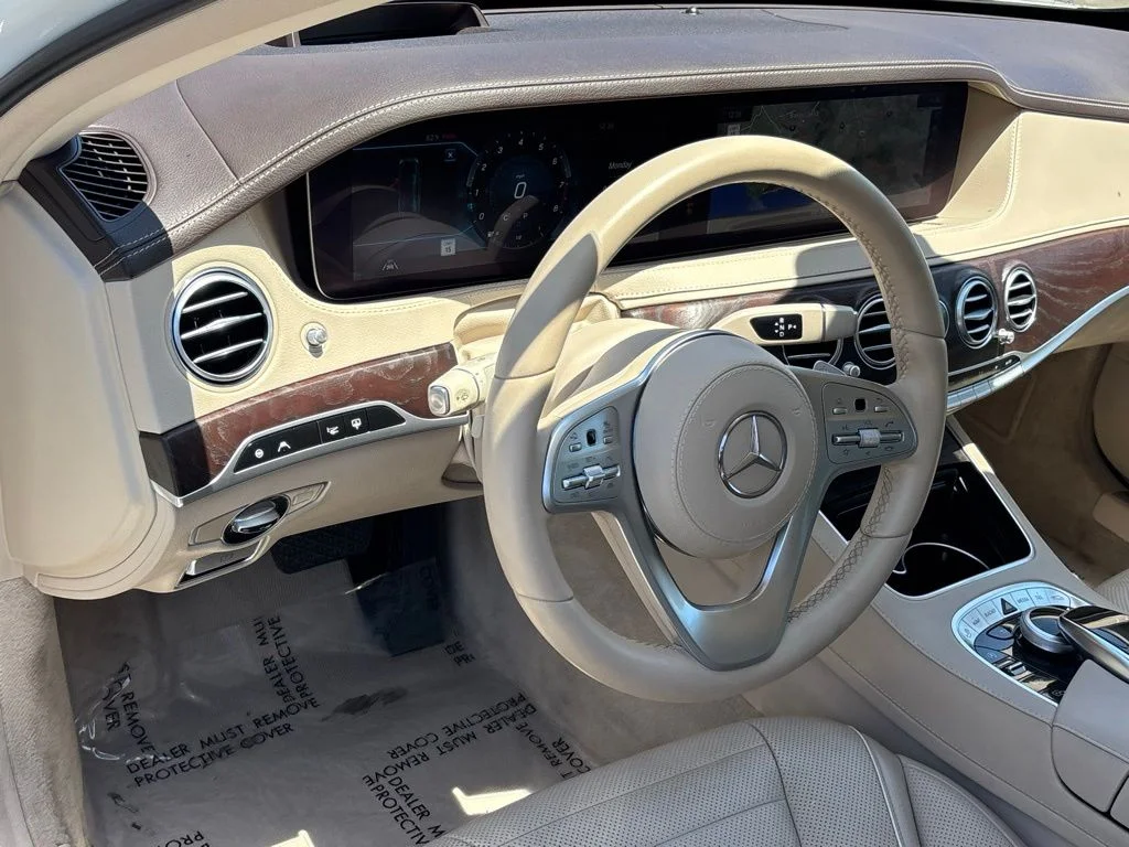 Used 2020 designo Diamond White Metallic Mercedes-Benz S 560 image 11