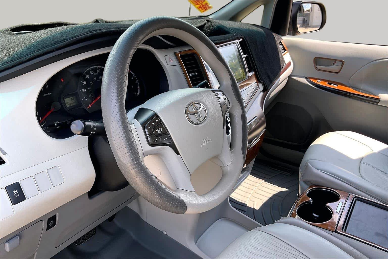 Used 2013 Predawn Gray Mica Toyota LE image 18