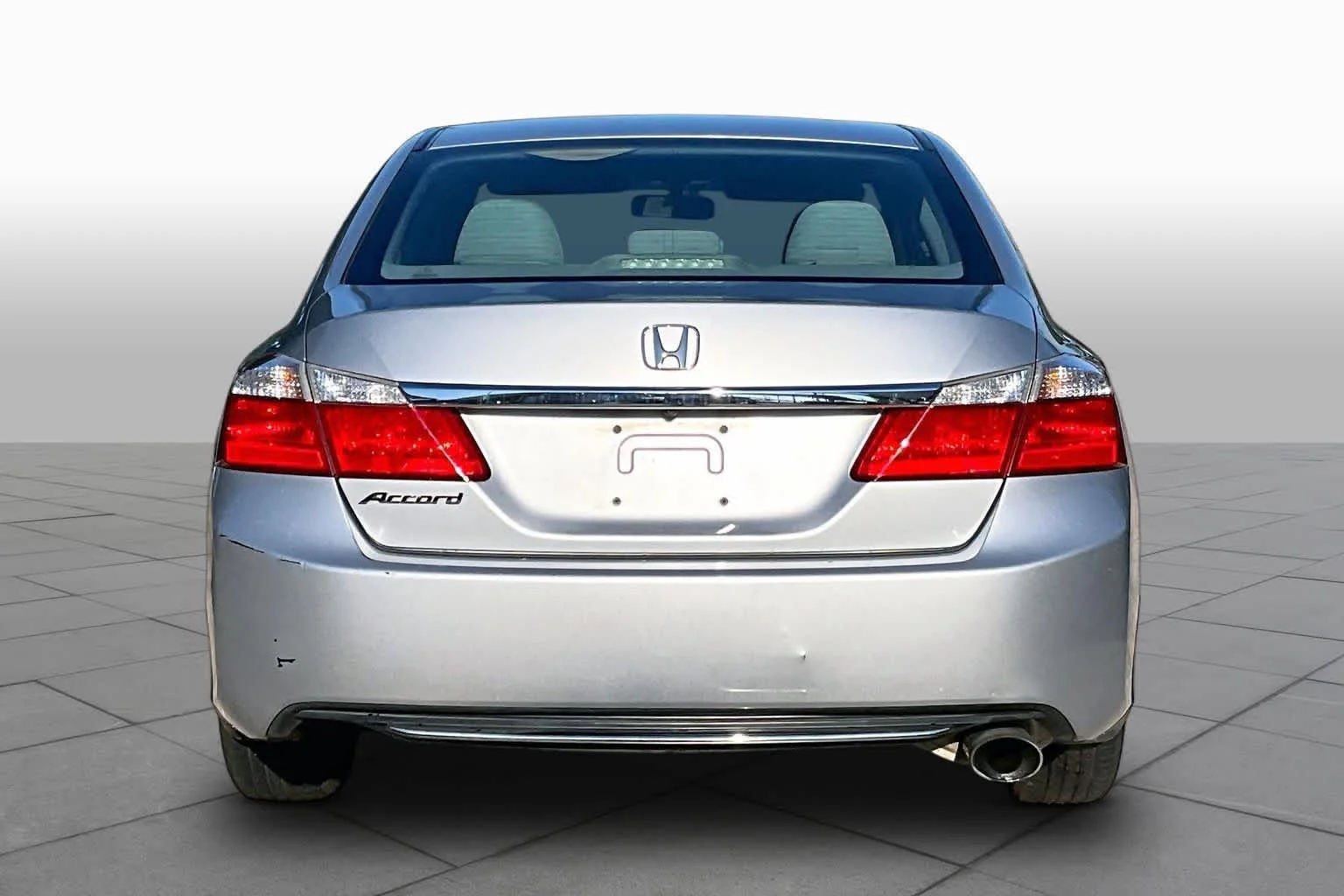 Used 2013 Alabaster Silver Metallic Honda LX image 4