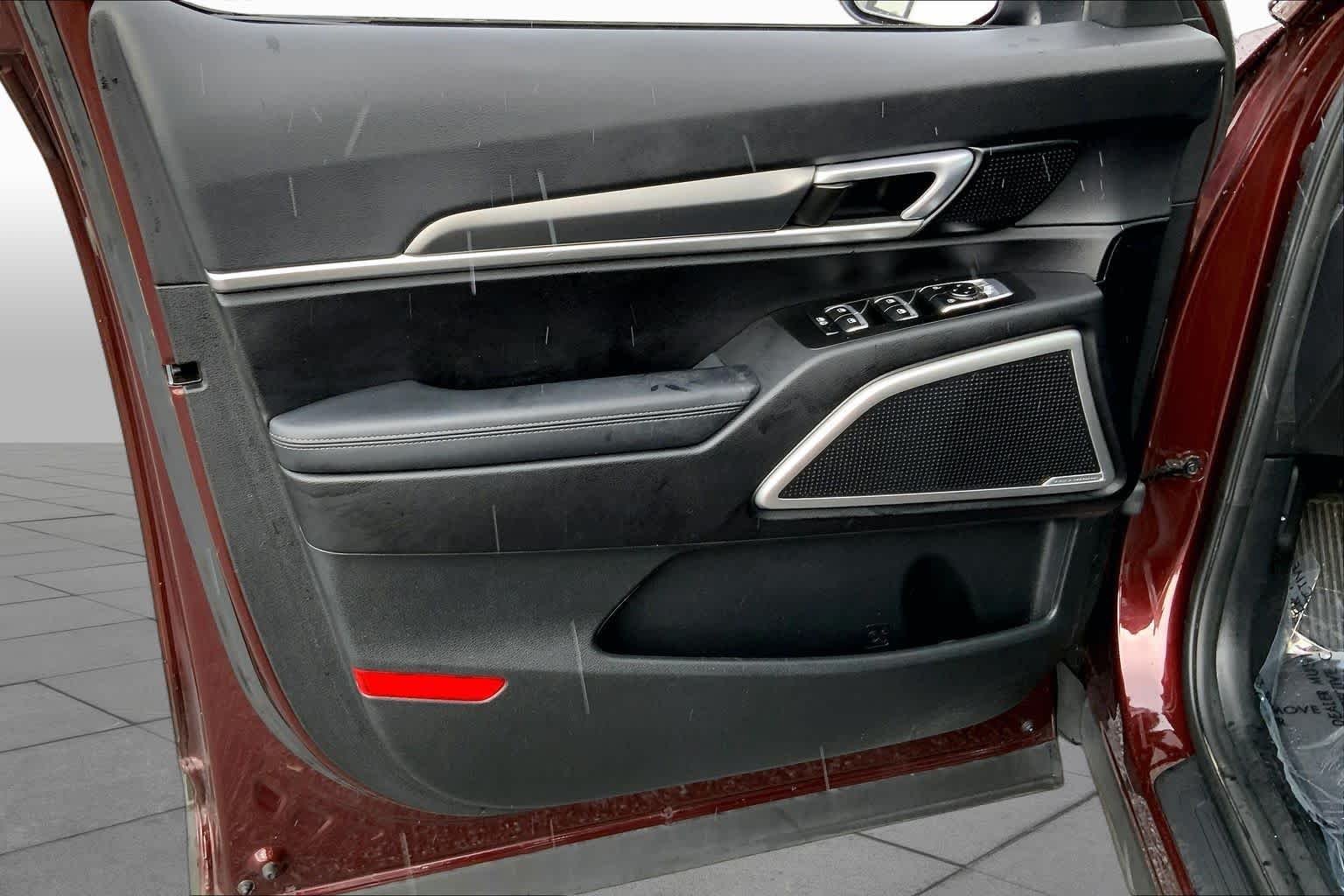 Used 2020 Sangria Kia LX image 20