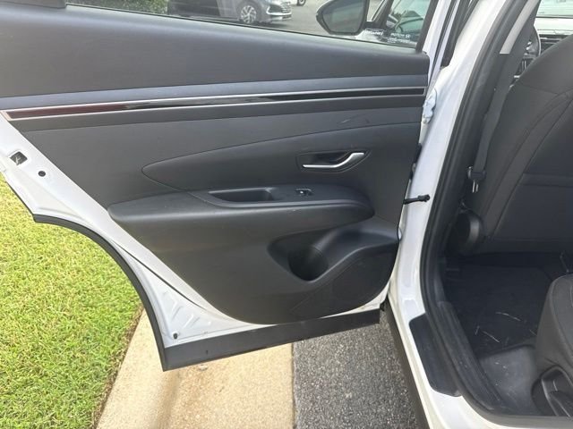 Used 2023 White Hyundai SEL image 15