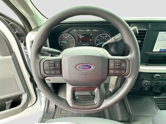 New 2026 Oxford White Ford XL image 7