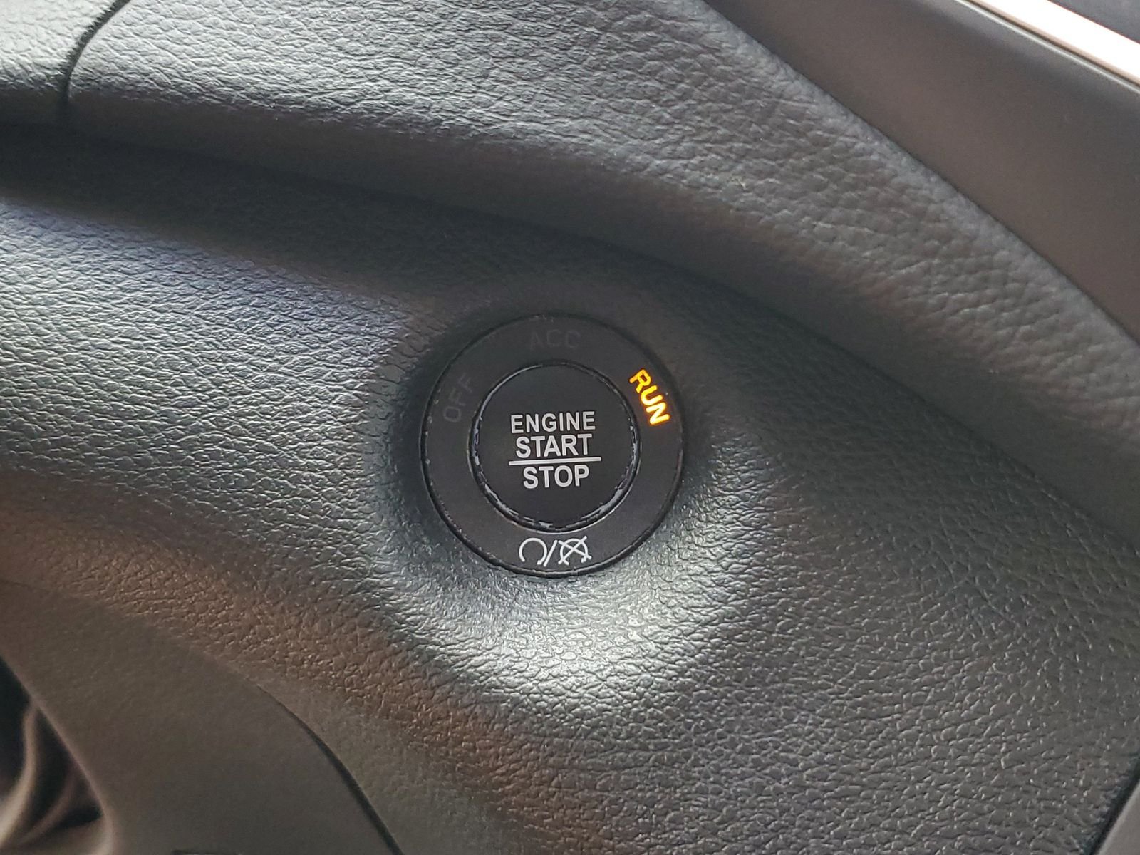 Used 2020 White Jeep Latitude Plus image 25