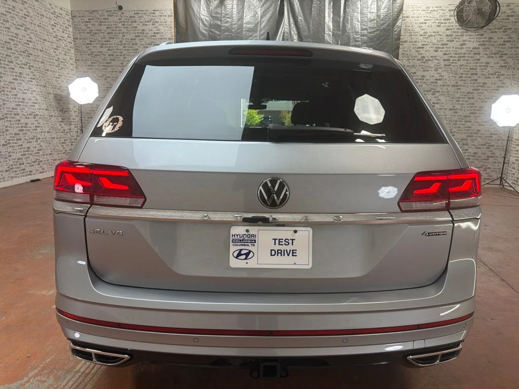 Used 2023 Pyrite Silver Metallic Volkswagen 3.6L V6 SEL Premium R-Line image 6