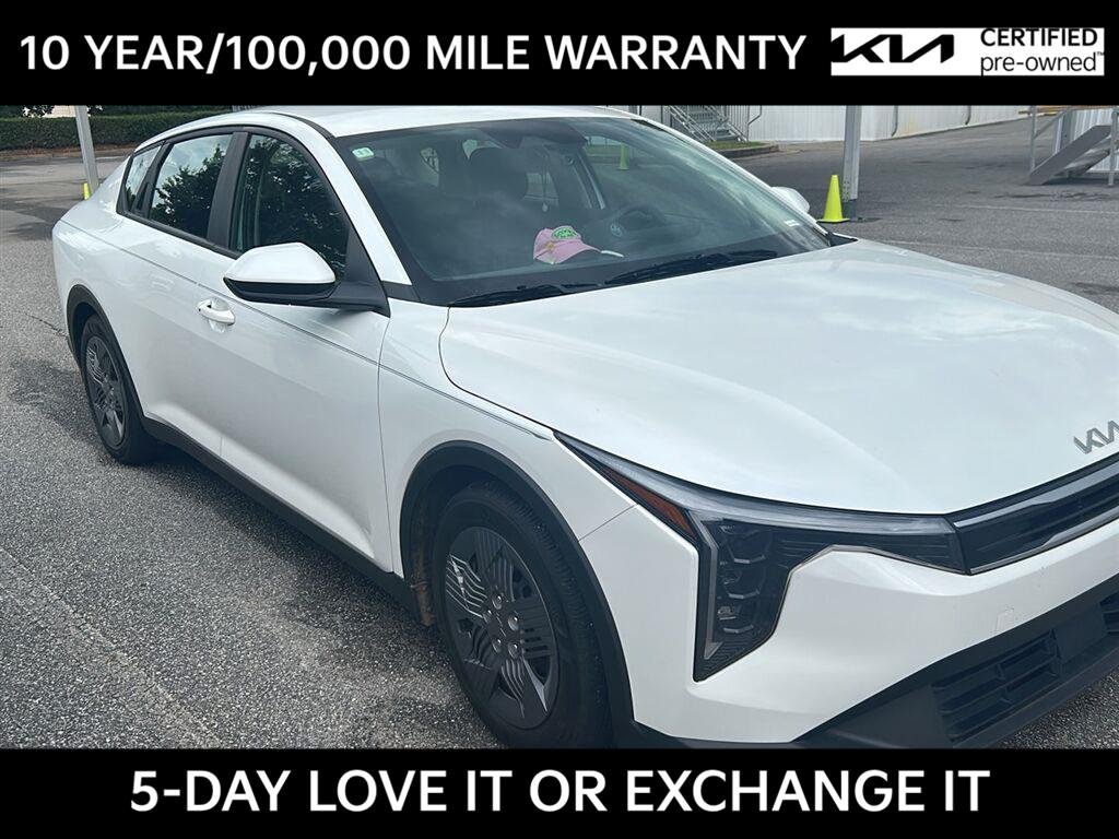 Certified Used 2025 Snow White Pearl Kia LX image 1
