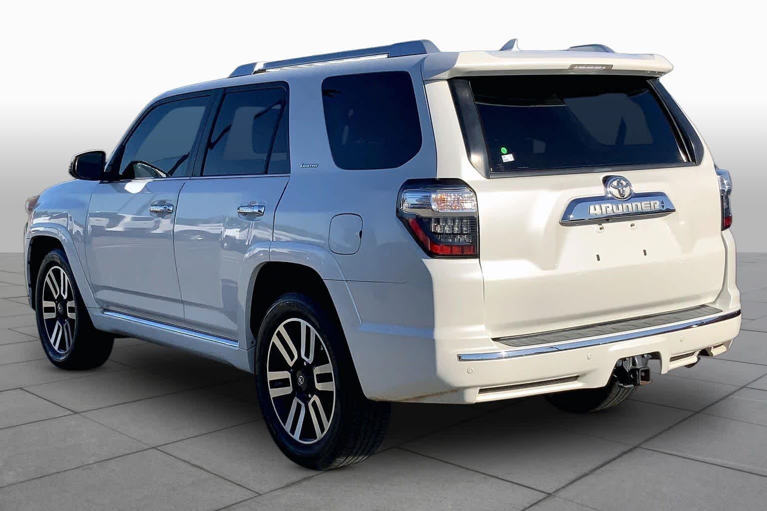 Used 2014 Blizzard Pearl Toyota Limited image 11