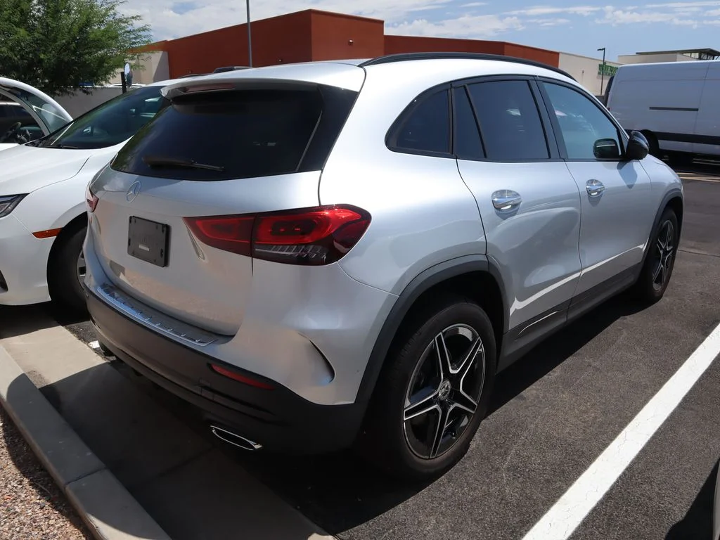 Used 2023 Silver Mercedes-Benz GLA 250 image 4
