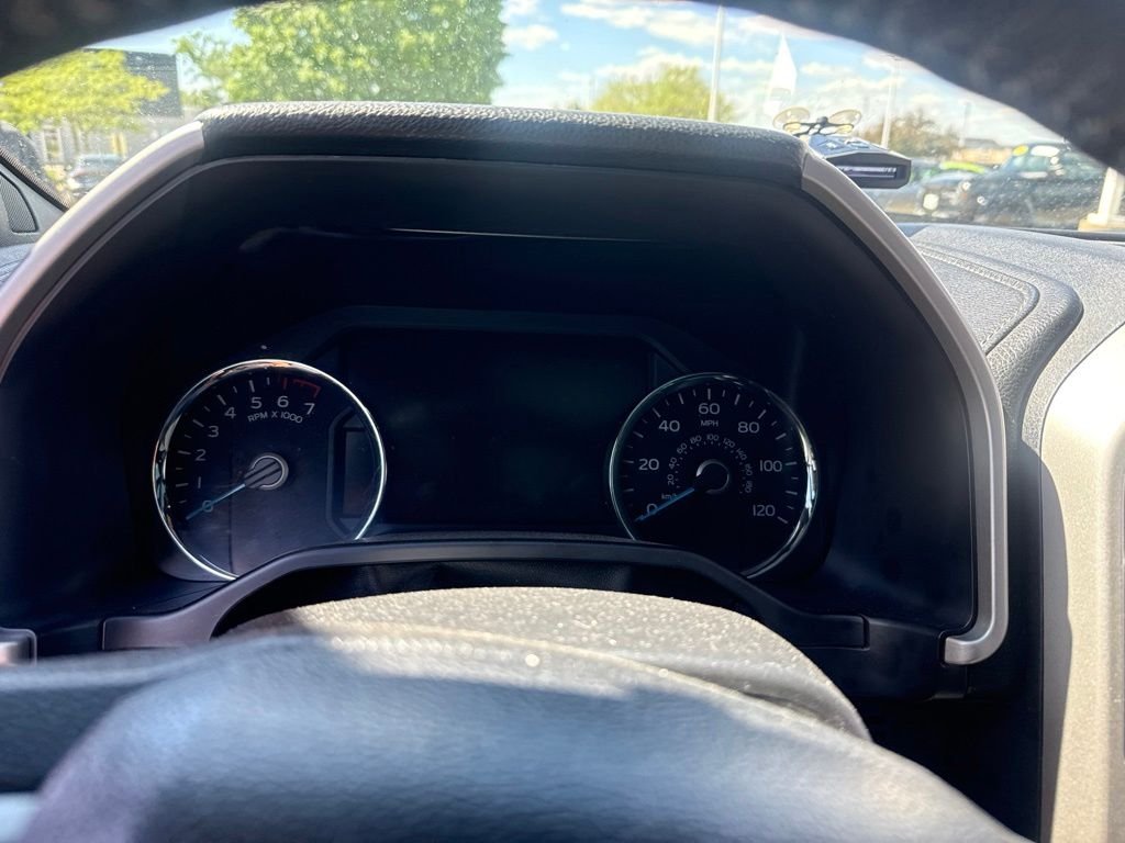 Used 2016 Red Ford Lariat image 6