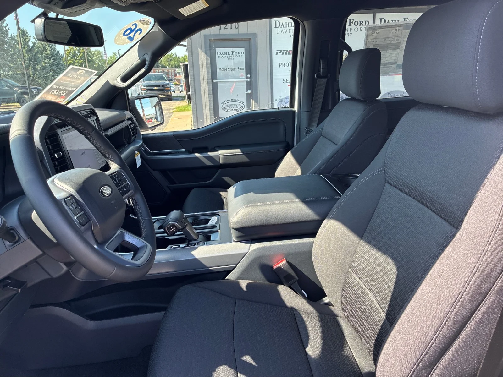New 2026 Oxford White Ford XLT image 7
