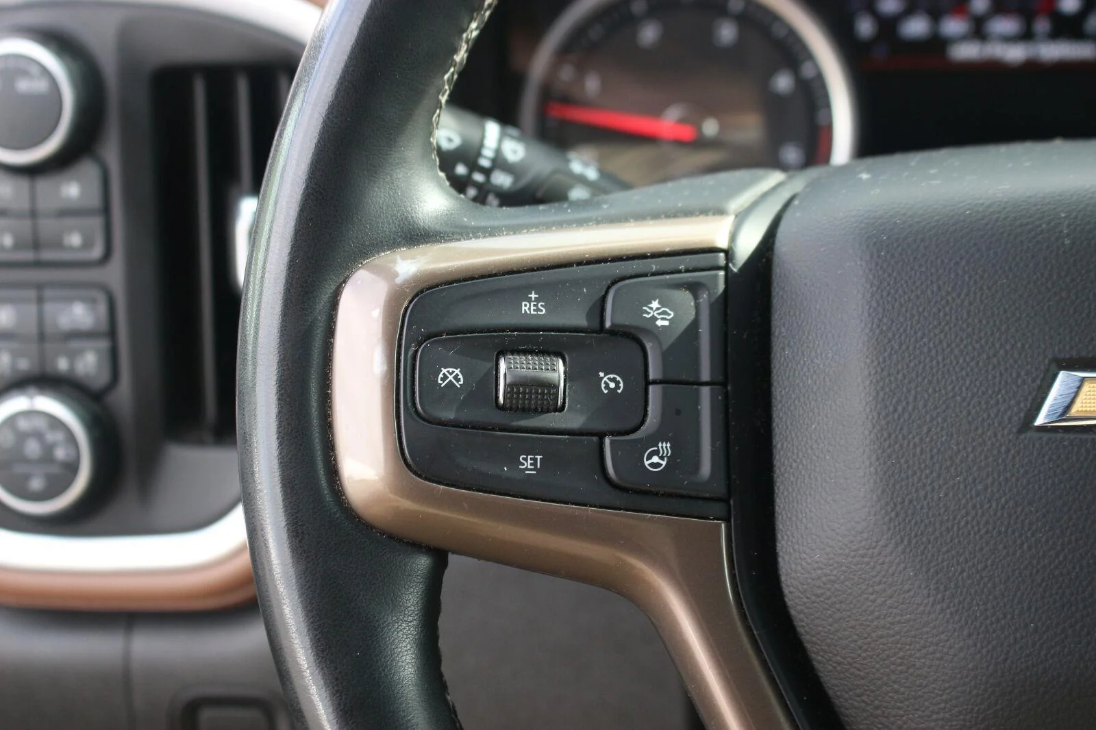 Used 2023 SUMMIT WHITE Chevrolet High Country image 22