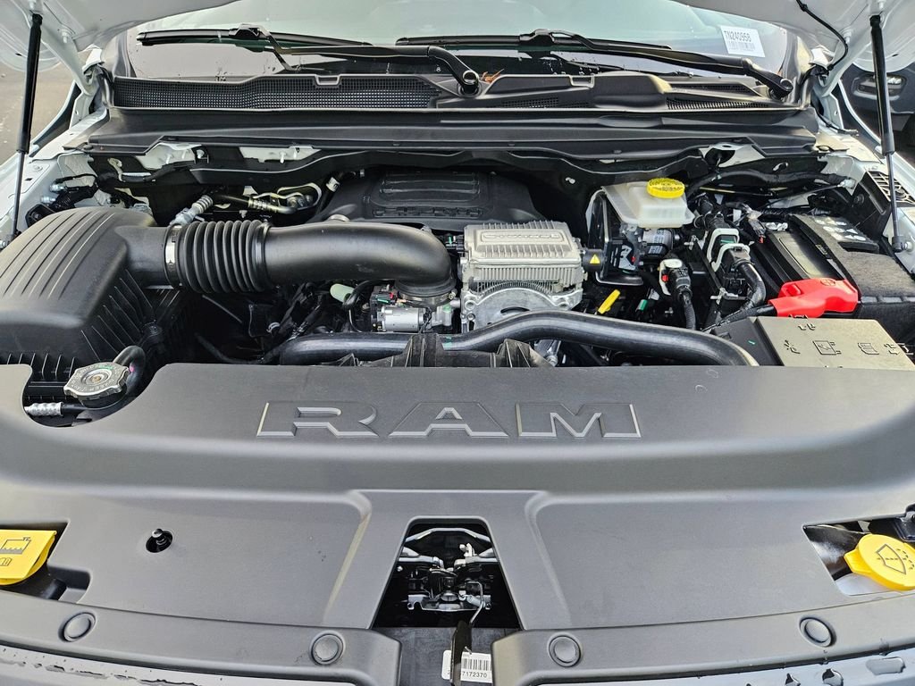 New 2026 Bright White Clear-Coat Exterior Paint RAM Big Horn/Lone Star image 37