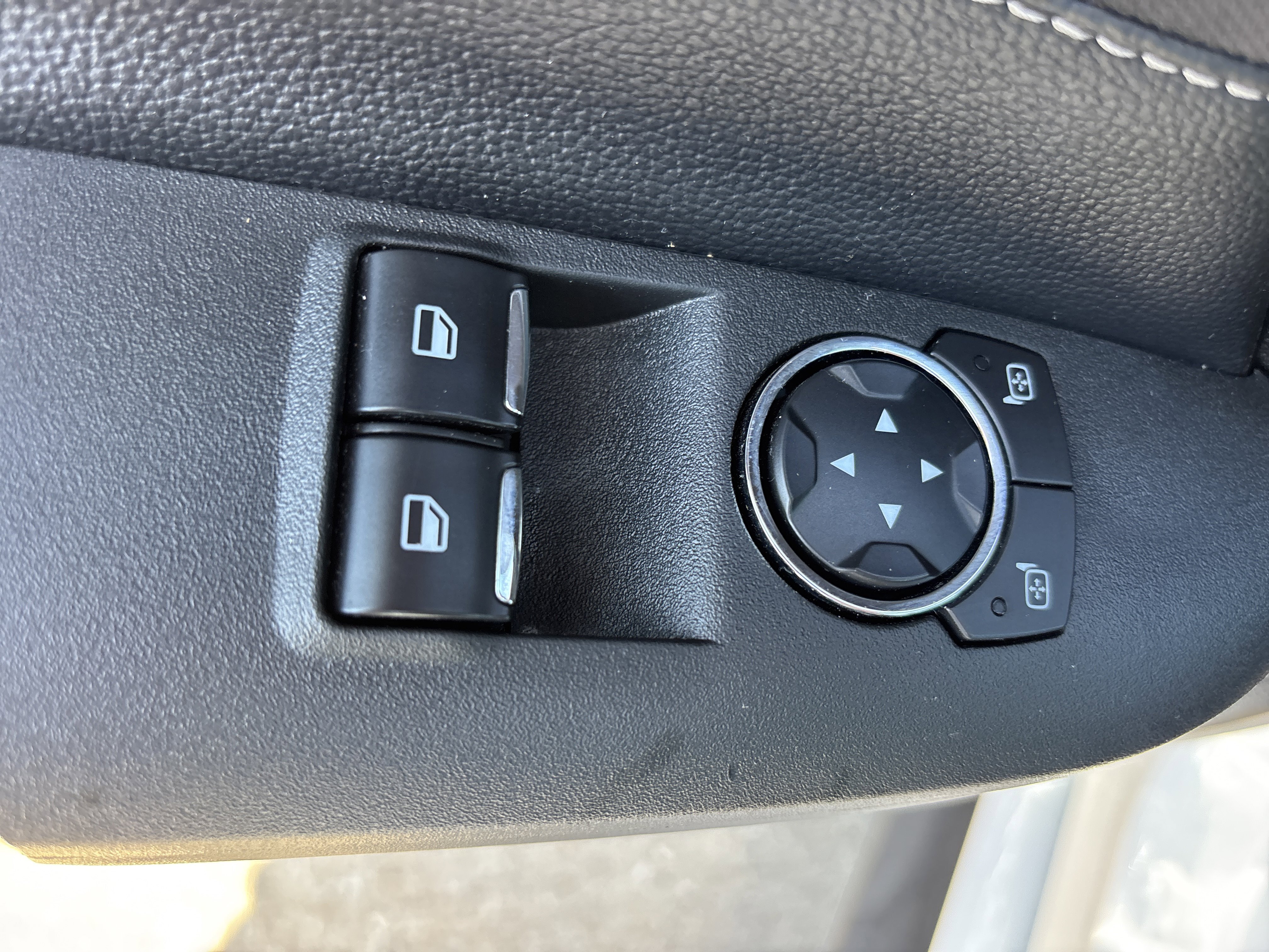 Used 2021 Oxford White Ford EcoBoost image 16