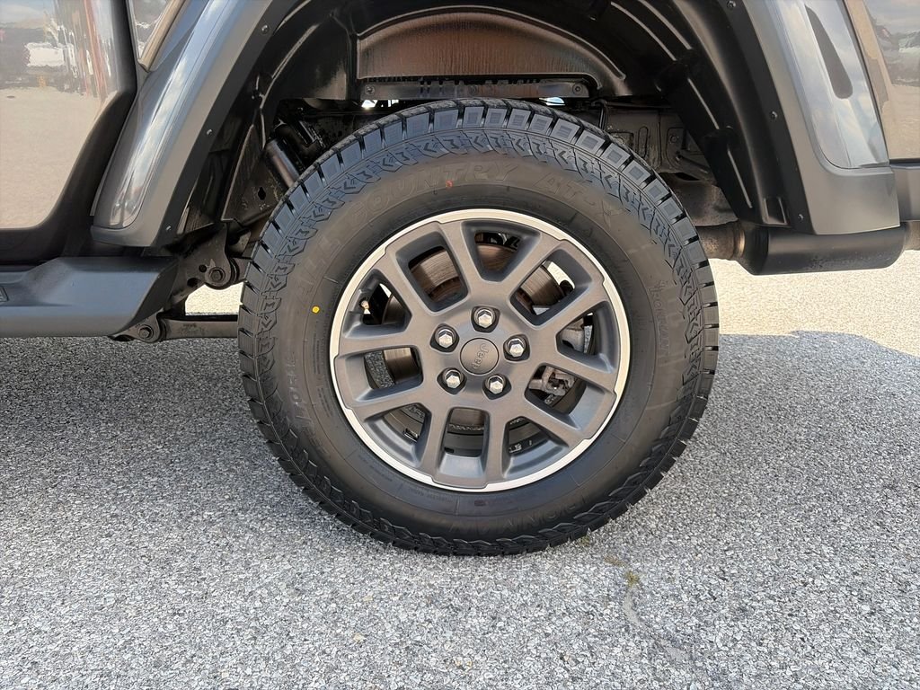 Used 2020 Crystal Metallic Jeep Overland image 44