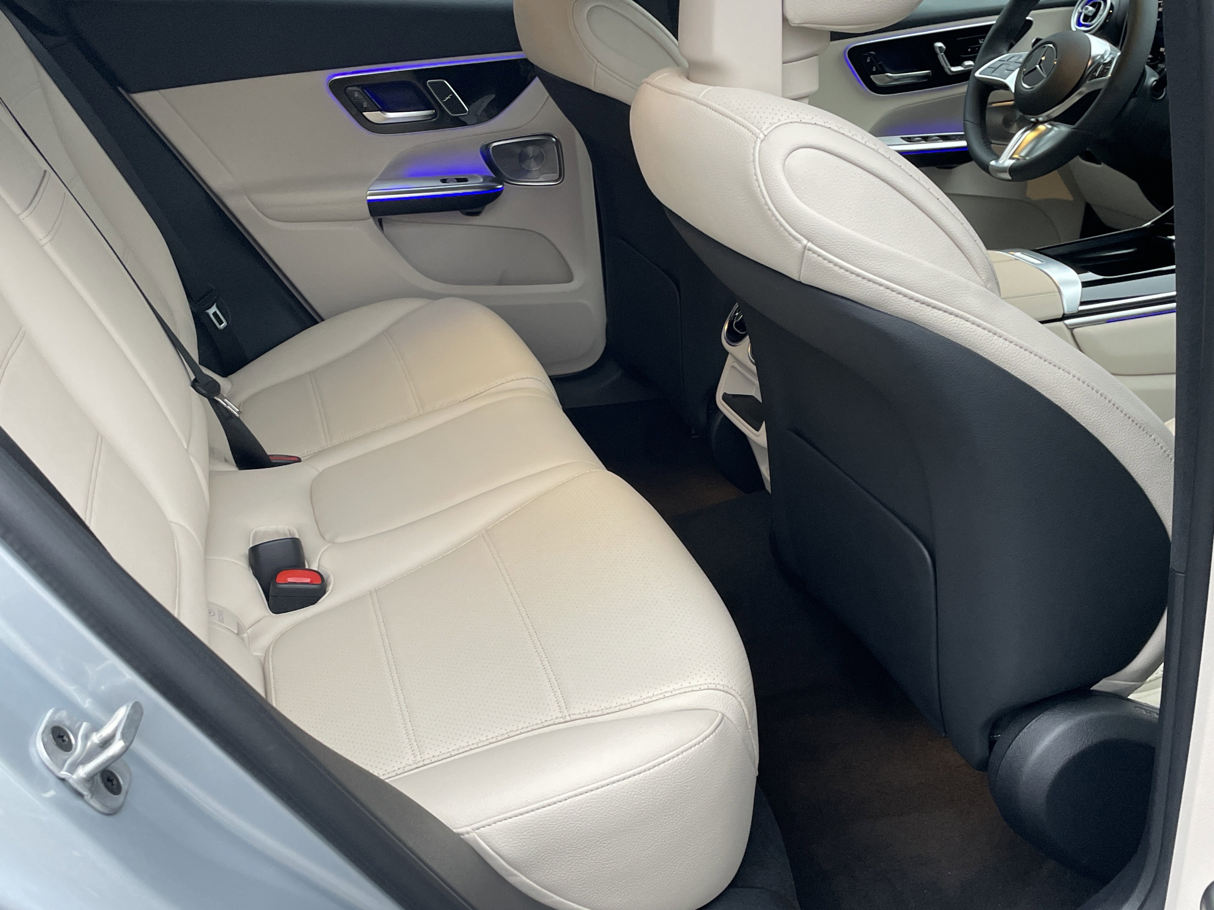 New 2026 Cirrus Silver Metallic Mercedes-Benz GLC 300 SUV image 39