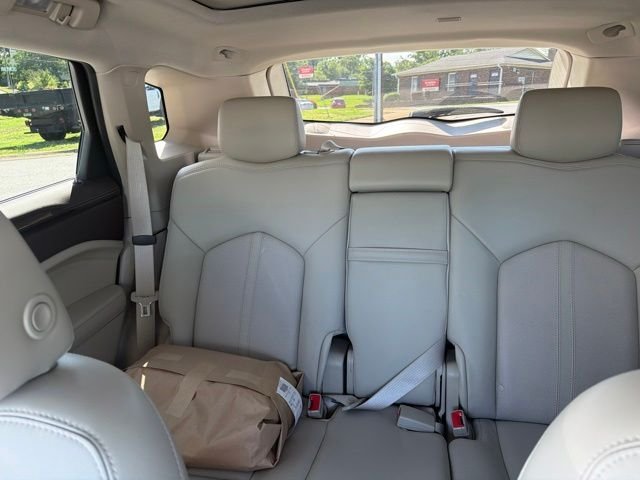 Used 2014 Platinum Ice Tricoat Cadillac Luxury image 10